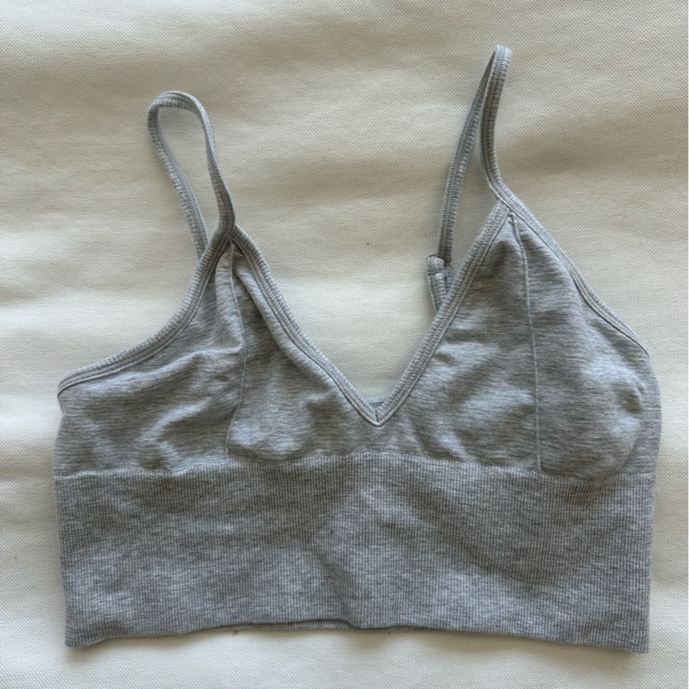 Alo Heather gray top